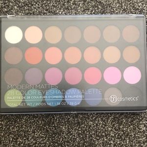 Modern Mattes 28 Color Eyeshadow Palette